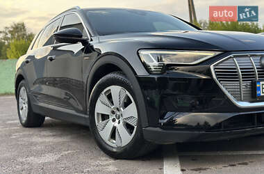 Внедорожник / Кроссовер Audi e-tron 2019 в 