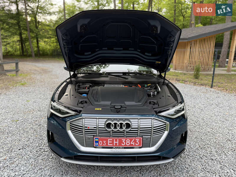 Внедорожник / Кроссовер Audi e-tron 2019 в Ровно