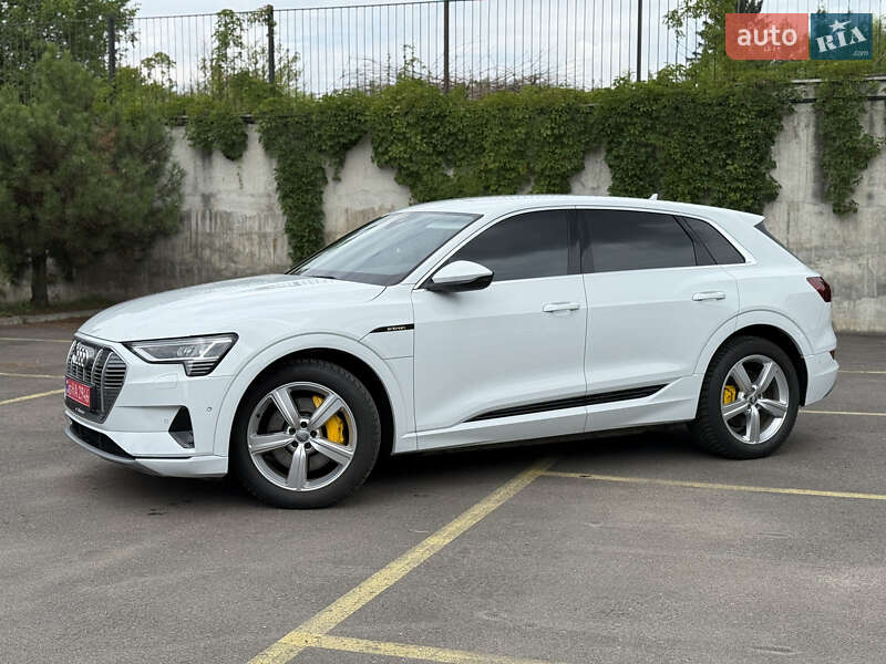 Внедорожник / Кроссовер Audi e-tron 2021 в Ровно