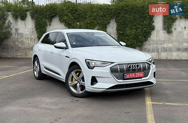 Внедорожник / Кроссовер Audi e-tron 2021 в 