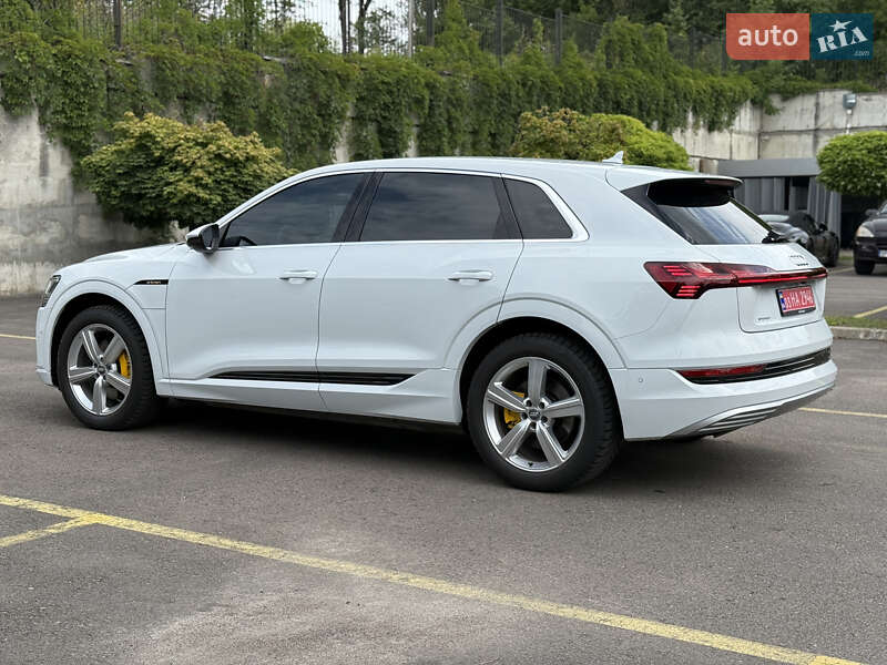 Внедорожник / Кроссовер Audi e-tron 2021 в Ровно