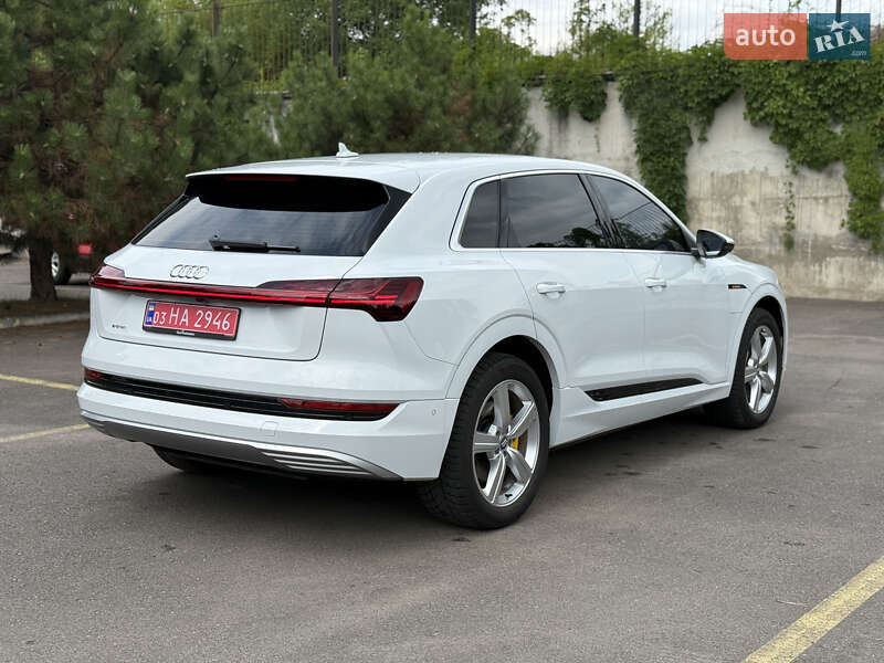 Внедорожник / Кроссовер Audi e-tron 2021 в Ровно