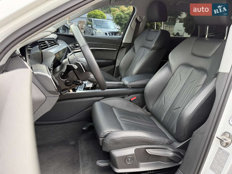 Внедорожник / Кроссовер Audi e-tron 2021 в Ровно