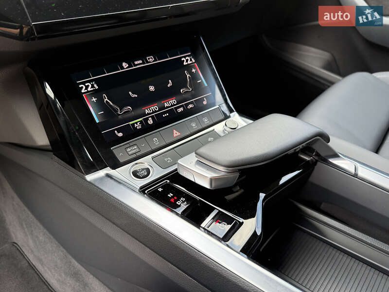 Внедорожник / Кроссовер Audi e-tron 2021 в Ровно