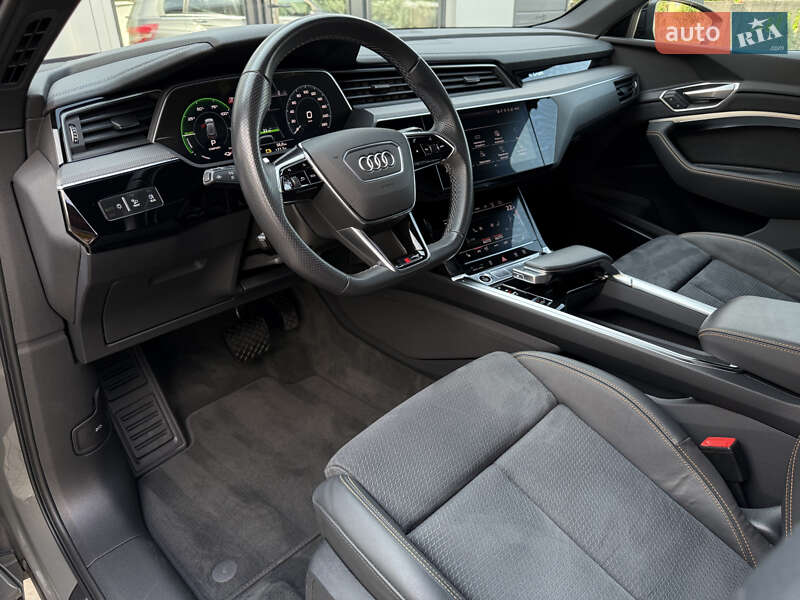 Внедорожник / Кроссовер Audi e-tron 2022 в Мукачево