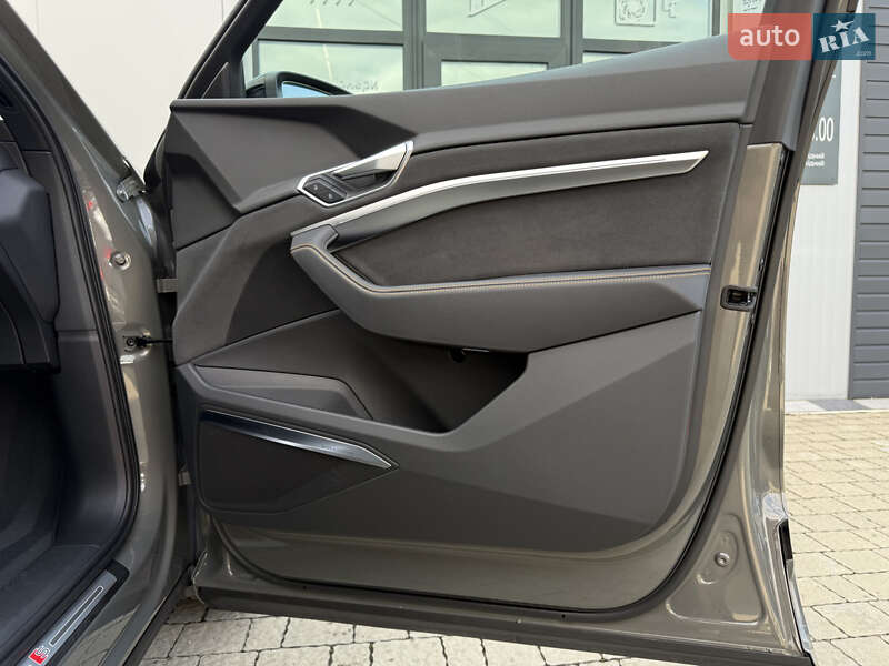 Внедорожник / Кроссовер Audi e-tron 2022 в Мукачево