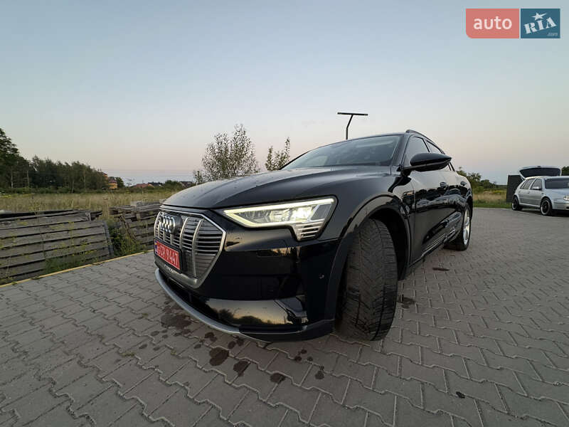 Позашляховик / Кросовер Audi e-tron 2019 в Радехові