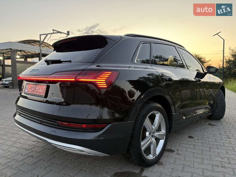 Позашляховик / Кросовер Audi e-tron 2019 в Радехові