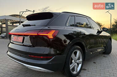 Внедорожник / Кроссовер Audi e-tron 2019 в 