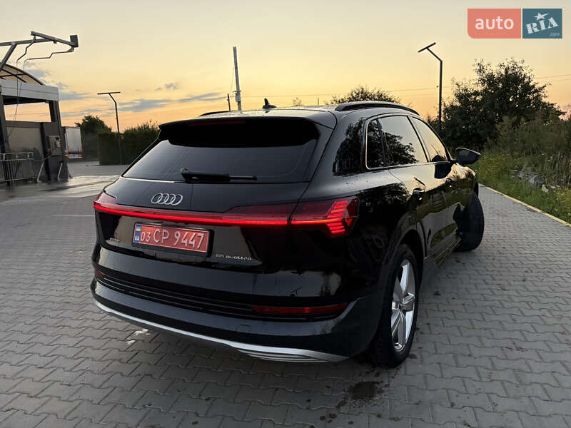Позашляховик / Кросовер Audi e-tron 2019 в Радехові