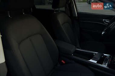 Внедорожник / Кроссовер Audi e-tron 2019 в 