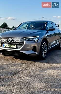 Внедорожник / Кроссовер Audi e-tron 2021 в 