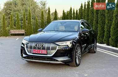 Внедорожник / Кроссовер Audi e-tron 2022 в 