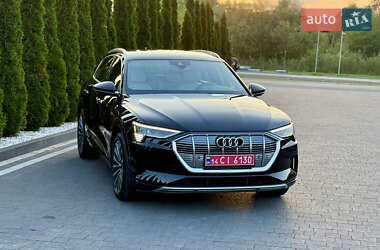 Внедорожник / Кроссовер Audi e-tron 2022 в 