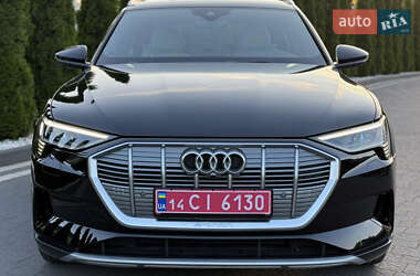 Внедорожник / Кроссовер Audi e-tron 2022 в 