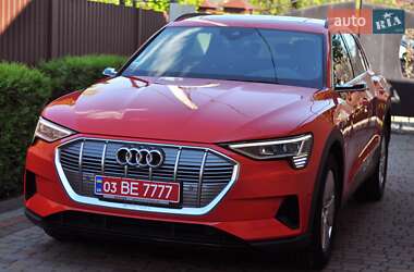 Позашляховик / Кросовер Audi e-tron 2021 в 
