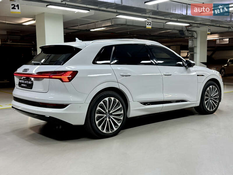 Внедорожник / Кроссовер Audi e-tron 2019 в Киеве