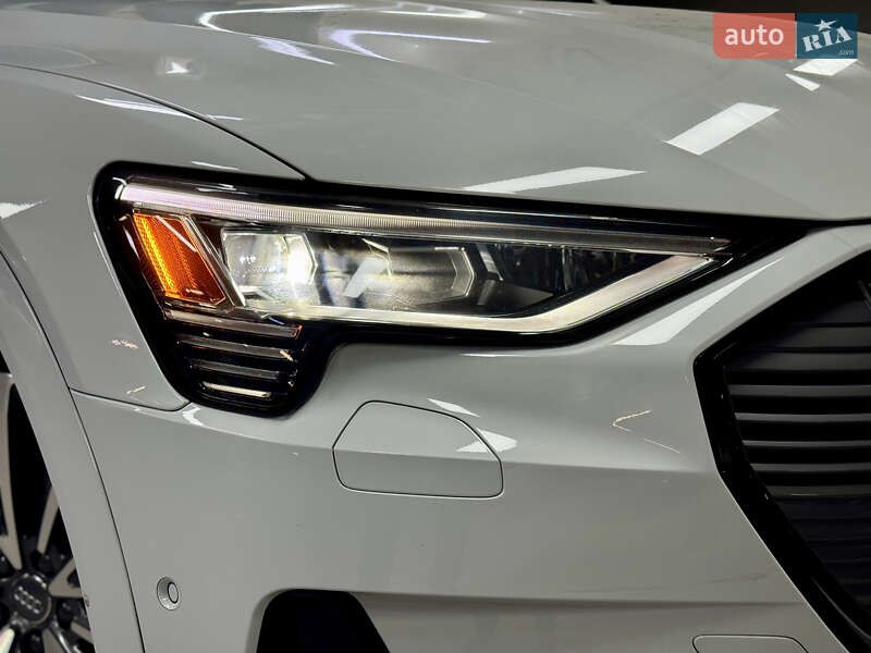 Внедорожник / Кроссовер Audi e-tron 2019 в Киеве