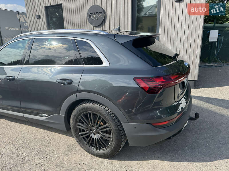 Внедорожник / Кроссовер Audi e-tron 2019 в Тернополе