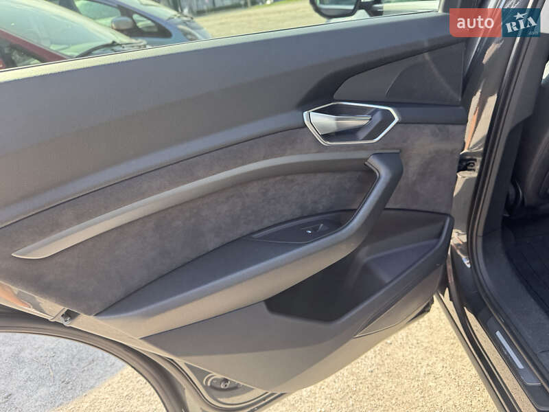 Внедорожник / Кроссовер Audi e-tron 2019 в Тернополе