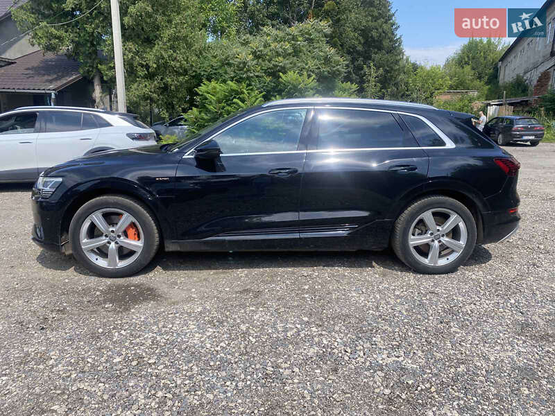 Внедорожник / Кроссовер Audi e-tron 2019 в 