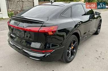 Позашляховик / Кросовер Audi e-tron 2020 в 
