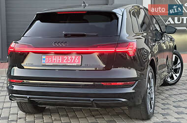Позашляховик / Кросовер Audi e-tron 2023 в 