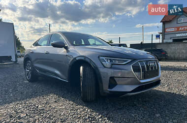 Внедорожник / Кроссовер Audi e-tron 2021 в 