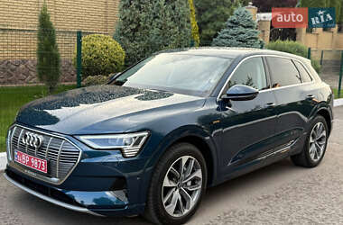 Внедорожник / Кроссовер Audi e-tron 2021 в 