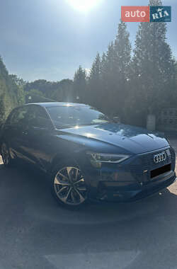Внедорожник / Кроссовер Audi e-tron 2019 в 