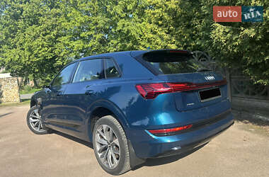 Внедорожник / Кроссовер Audi e-tron 2019 в 