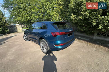Внедорожник / Кроссовер Audi e-tron 2019 в 