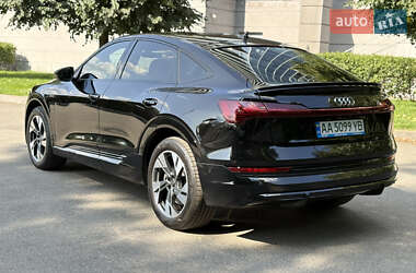 Внедорожник / Кроссовер Audi e-tron 2021 в 