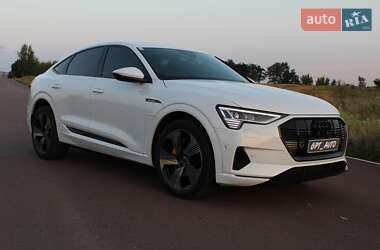 Внедорожник / Кроссовер Audi e-tron 2021 в 