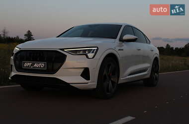 Внедорожник / Кроссовер Audi e-tron 2021 в 