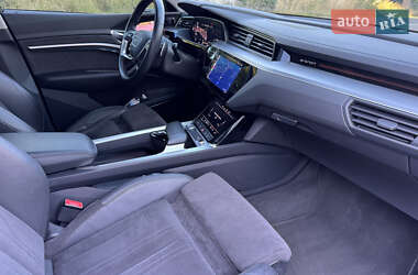 Внедорожник / Кроссовер Audi e-tron 2019 в 