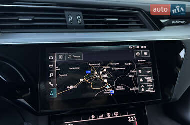 Внедорожник / Кроссовер Audi e-tron 2019 в 