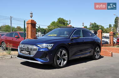 Внедорожник / Кроссовер Audi e-tron 2022 в 