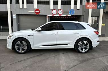 Внедорожник / Кроссовер Audi e-tron 2020 в 
