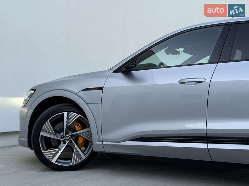 Внедорожник / Кроссовер Audi e-tron 2022 в Киеве