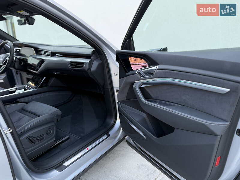Внедорожник / Кроссовер Audi e-tron 2022 в Киеве