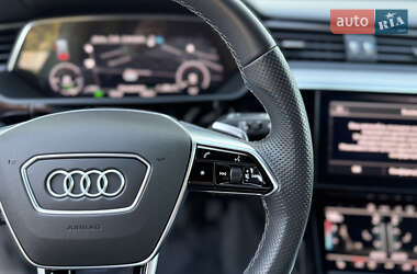 Внедорожник / Кроссовер Audi e-tron 2022 в 