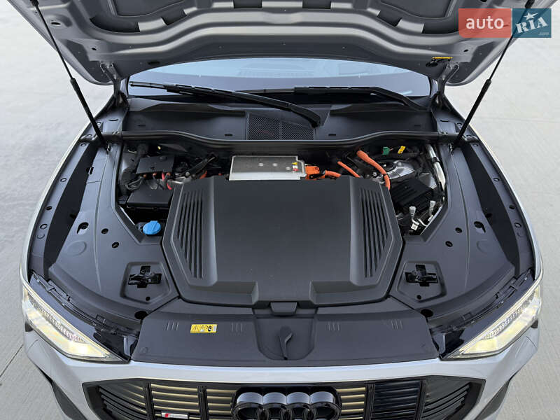 Внедорожник / Кроссовер Audi e-tron 2022 в Киеве