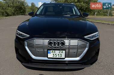 Внедорожник / Кроссовер Audi e-tron 2019 в 