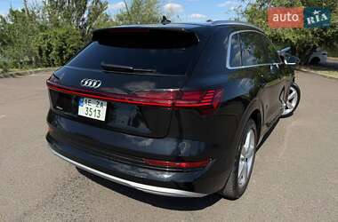 Внедорожник / Кроссовер Audi e-tron 2019 в 