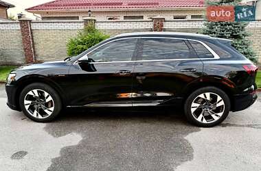 Внедорожник / Кроссовер Audi e-tron 2021 в 