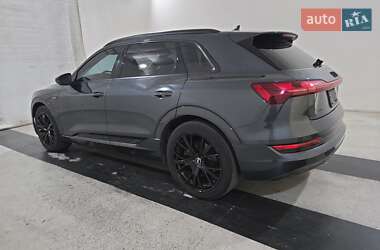 Внедорожник / Кроссовер Audi e-tron 2019 в 