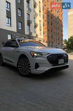 Внедорожник / Кроссовер Audi e-tron 2019 в 