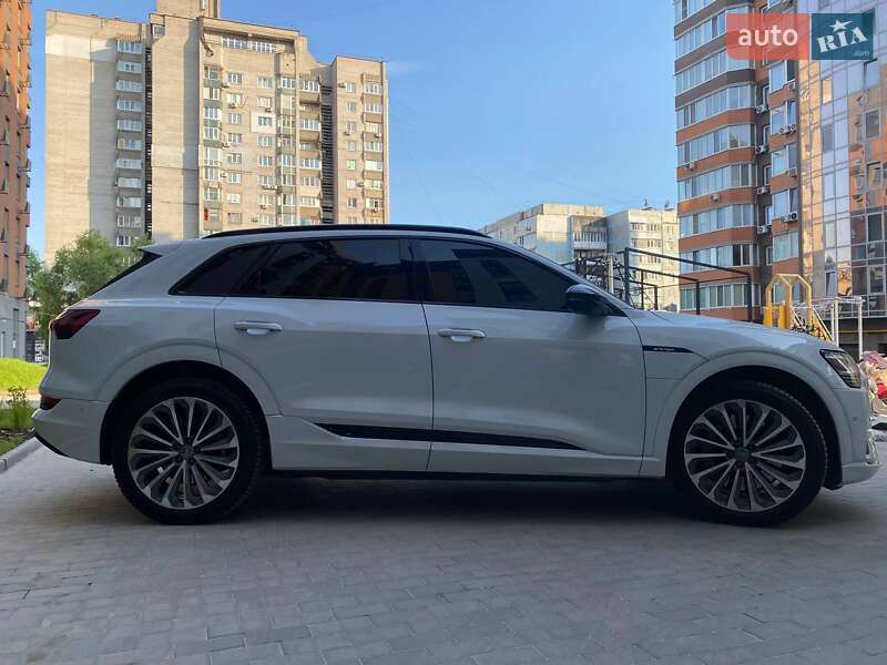 Внедорожник / Кроссовер Audi e-tron 2019 в Запорожье