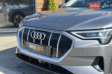 Внедорожник / Кроссовер Audi e-tron 2019 в 